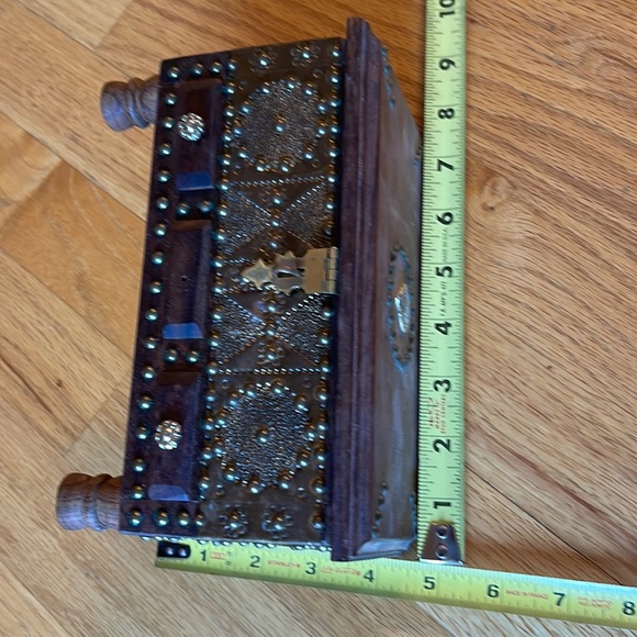 Wood treasure box - Picture 5 of 16